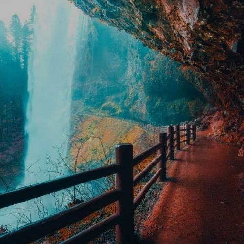  ای رفیق قدیمی کاش بودی که ببینی روزا گذشت و من نگاهمه به در